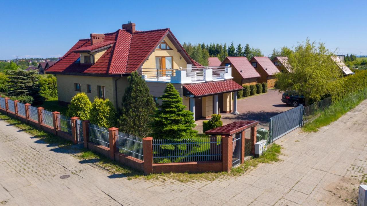 Willa Edi Władysławowo Exteriör bild